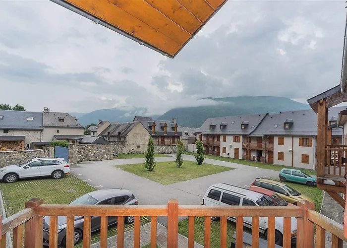 מלון Village Vignec 3*