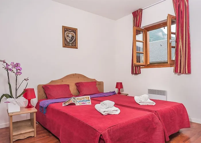 Village Vignec מלון 3*