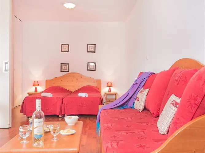 Village Vignec מלון סן-לארי-סולאן