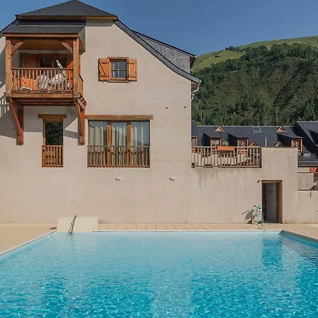 Village Vignec Hotel